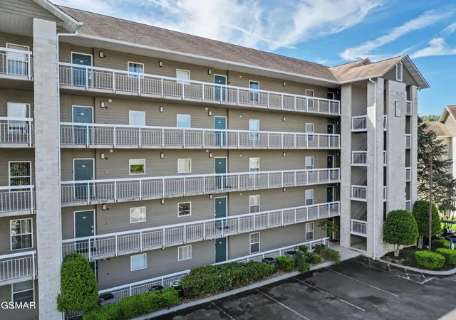 2nd image of 205 Ogle Dr #UNIT 424, Pigeon Forge, TN 37863 | MLS# 3302090