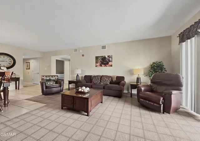 5th image of 205 Ogle Dr #UNIT 424, Pigeon Forge, TN 37863 | MLS# 3302090