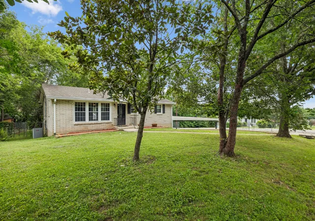 Photo 2 of Single family home for sale at 225 Bonnafield Dr, Hermitage, TN 37076 | MLS# 3251359 | Listing updated on 2026-10-08