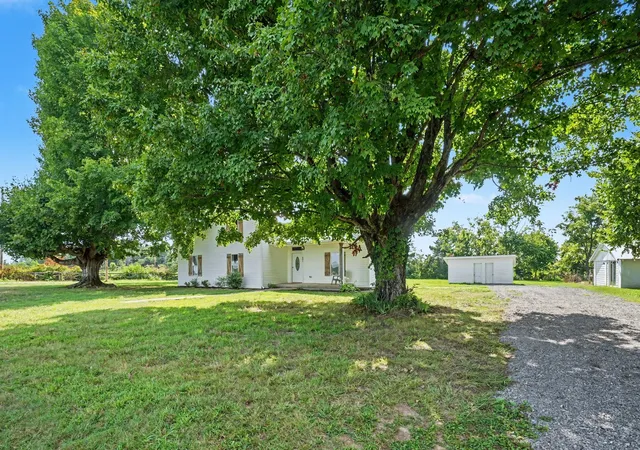 2nd image of 301 Bob Perry Rd, Bethpage, TN 37022 | MLS# 3251084