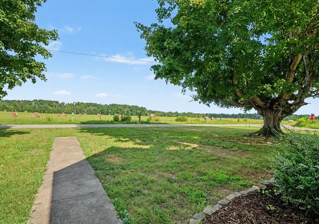 3rd image of 301 Bob Perry Rd, Bethpage, TN 37022 | MLS# 3251084