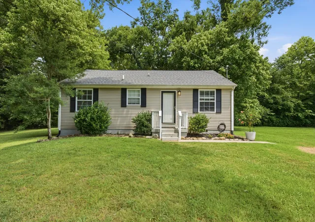 Homes for sale in Nashville, TN | 5636 Meadowcrest Ln, Nashville, TN 37209 | MLS# 3250588