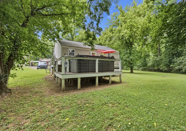 Homes for sale in Nashville, TN | 5636 Meadowcrest Ln, Nashville, TN 37209 | MLS# 3250588