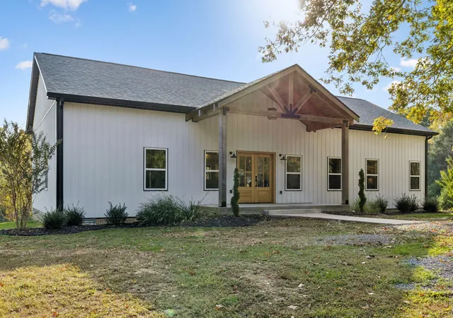 Homes for sale in Lyles, TN | 6060 Washer Rd, Lyles, TN 37098 | MLS# 3250546