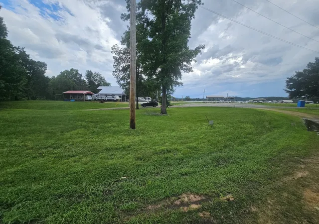 Homes for sale in Clifton, TN | 432 Duck Blind Rd, Clifton, TN 38425 | MLS# 3250672