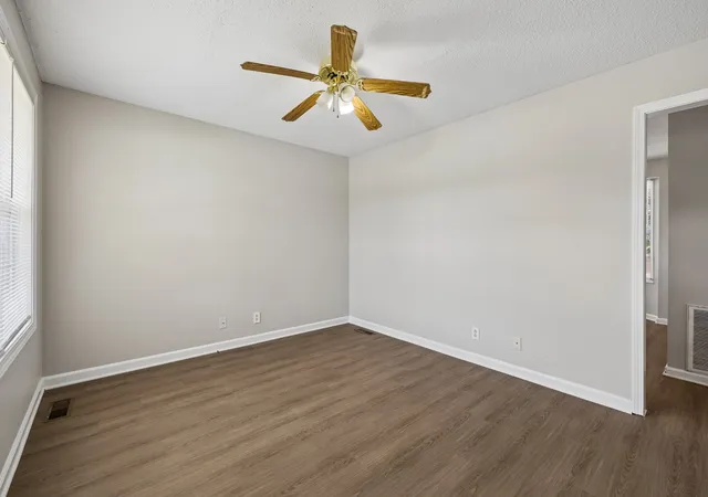 Photo 4 of Single family home for sale at 1030 Bush Ave, Oak Grove, KY 42262 | MLS# 3520446 | Listing updated on 2026-09-22
