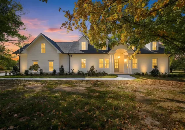 Single family home for sale at 4613 Harpeth Peytonsville Rd, Thompsons Station, TN 37179 | MLS# 3526775