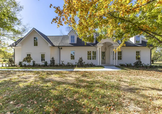 Photo 1 of Single family home for sale at 4613 Harpeth Peytonsville Rd, Thompsons Station, TN 37179 | MLS# 3526775 | Listing updated on 2026-10-19