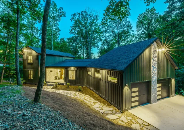 Homes for sale in Signal Mountain, TN | 19 Stonehaven Dr, Signal Mountain, TN 37377 | MLS# 3250622