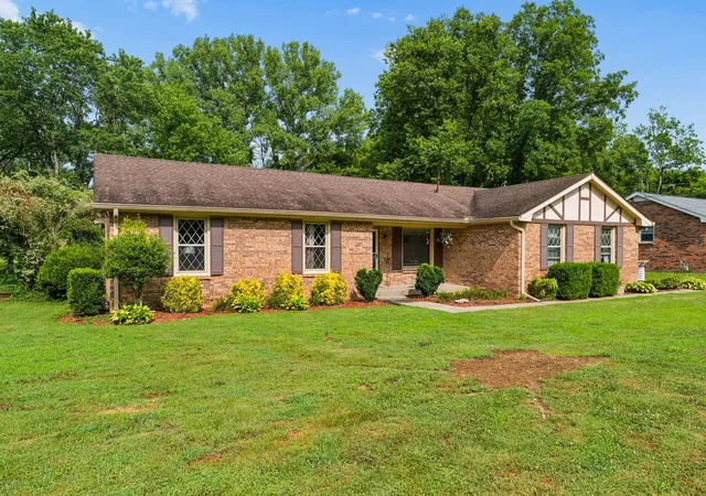 Photo 2 of Single family home for sale at 7342 Rolling River Pkwy, Nashville, TN 37221 | MLS# 3268781 | Listing updated on 2026-09-06