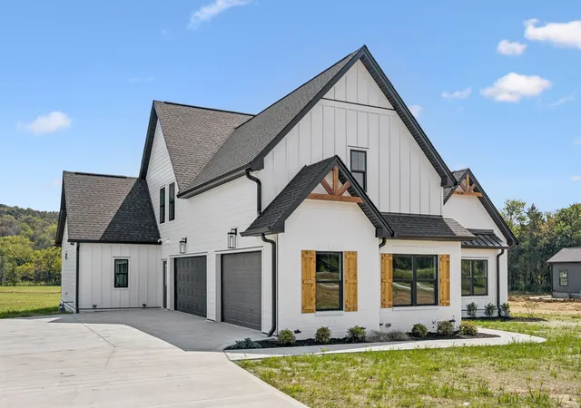 Photo 2 of Single family home for sale at 4088 Chicken Rd, Lebanon, TN 37090 | MLS# 3250662 | Listing updated on 2026-09-04