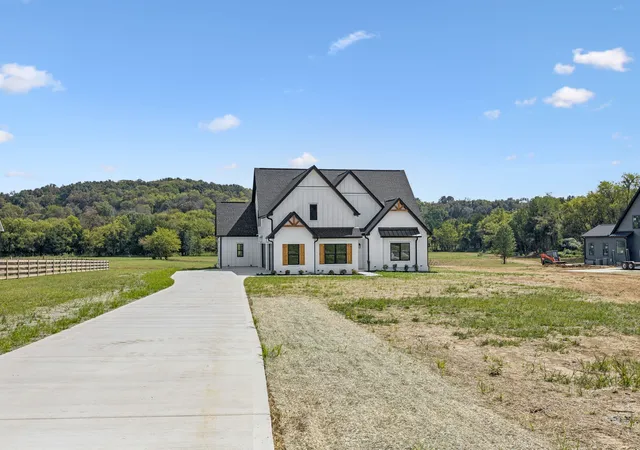 Photo 2 of Single family home for sale at 4088 Chicken Rd, Lebanon, TN 37090 | MLS# 3250662 | Listing updated on 2026-09-04