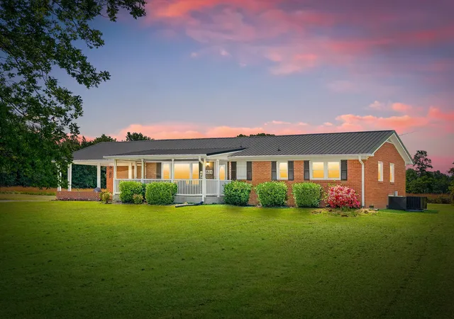image of 3824 Oakwood Rd, Woodlawn, TN 37191 | MLS# 3250711