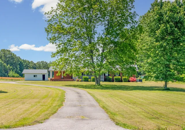 image of 3824 Oakwood Rd, Woodlawn, TN 37191 | MLS# 3250711