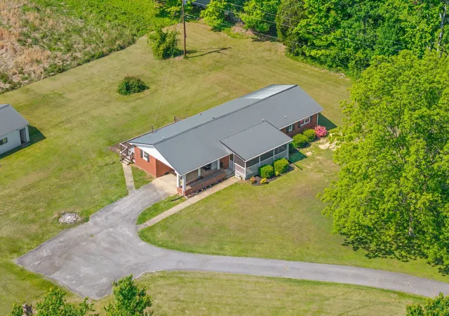 image of 3824 Oakwood Rd, Woodlawn, TN 37191 | MLS# 3250711