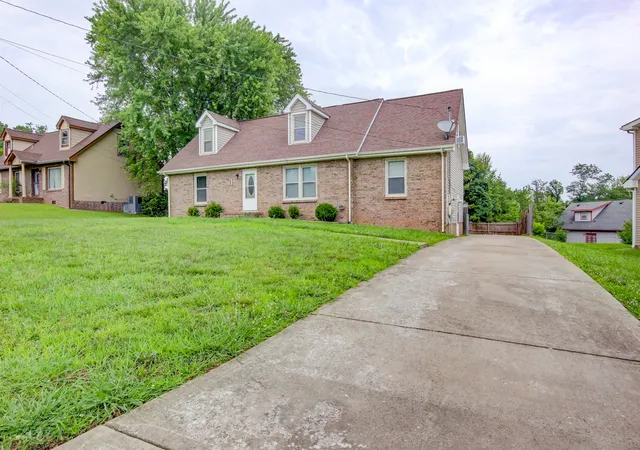 Homes for sale in Clarksville, TN | 419 Spencer Ln, Clarksville, TN 37042 | MLS# 3251516
