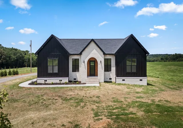 Homes for sale in Morrison, TN | 6954 Shebyville Rd, Morrison, TN 37357 | MLS# 3251319