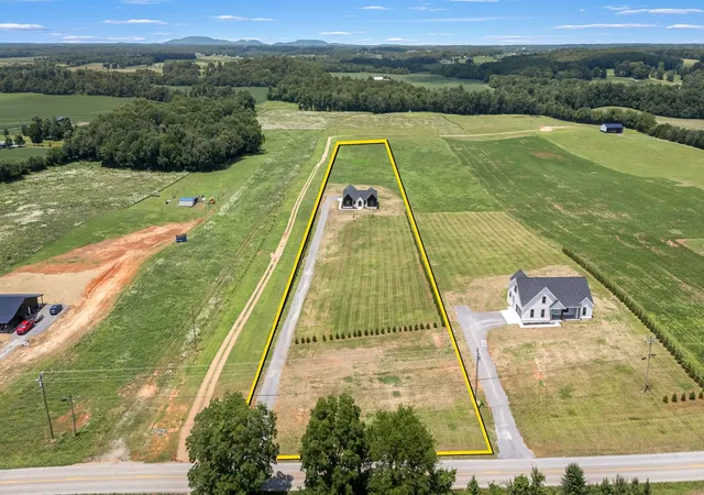 Homes for sale in Morrison, TN | 6954 Shebyville Rd, Morrison, TN 37357 | MLS# 3251319
