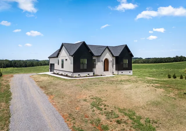 Homes for sale in Morrison, TN | 6954 Shebyville Rd, Morrison, TN 37357 | MLS# 3251319