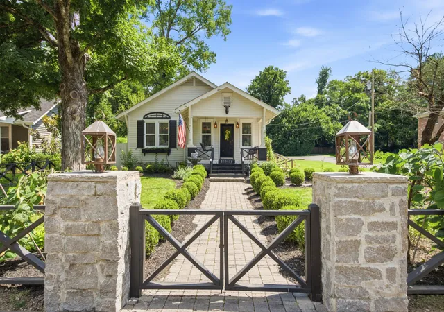 Photo 1 of Single family home for sale at 121 Battle Ave, Franklin, TN 37064 | MLS# 3251906 | Listing updated on 2026-09-02