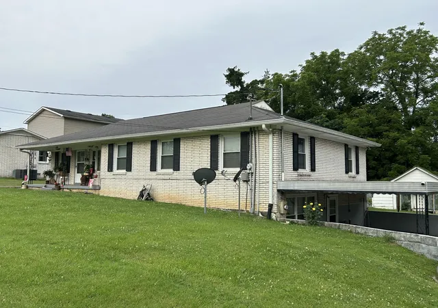 Homes for sale in Gallatin, TN | 208 Bate Ave, Gallatin, TN 37066 | MLS# 3250986