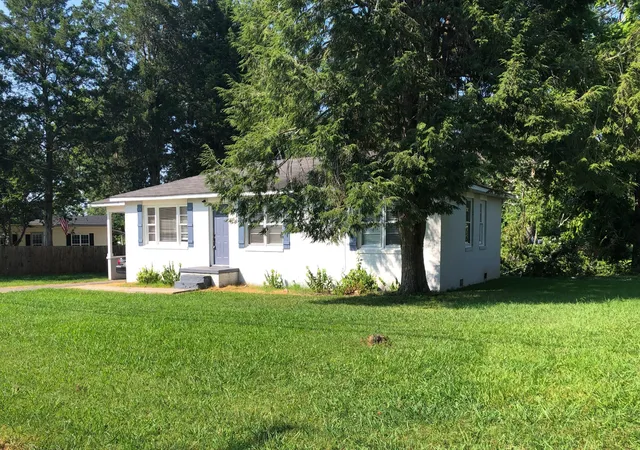 Homes for sale in Winchester, TN | 1102 N High St, Winchester, TN 37398 | MLS# 3256431