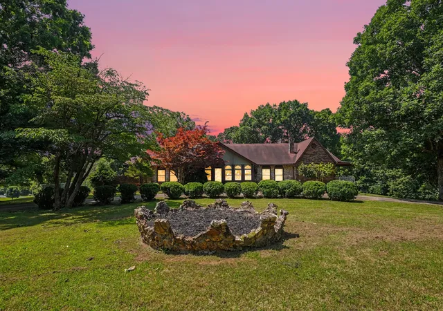 Homes for sale in Summertown, TN | 168 Blue Bird Rd, Summertown, TN 38483 | MLS# 3260149