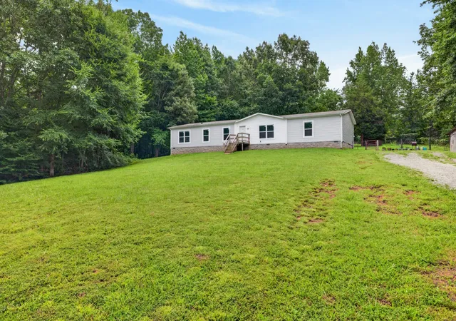 Photo 3 of Manufactured home for sale at 155 Earls Rd, Dover, TN 37058 | MLS# 3281103 | Listing updated on 2026-08-21