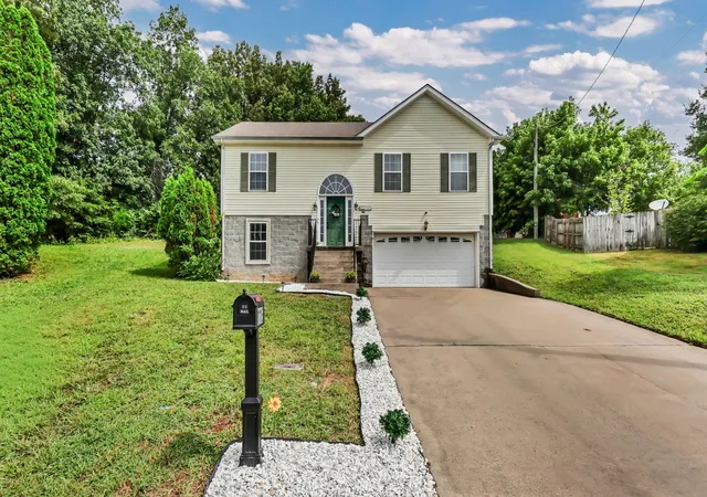1st image of 1116 Gunpoint Dr, Clarksville, TN 37042 | MLS# 3256345