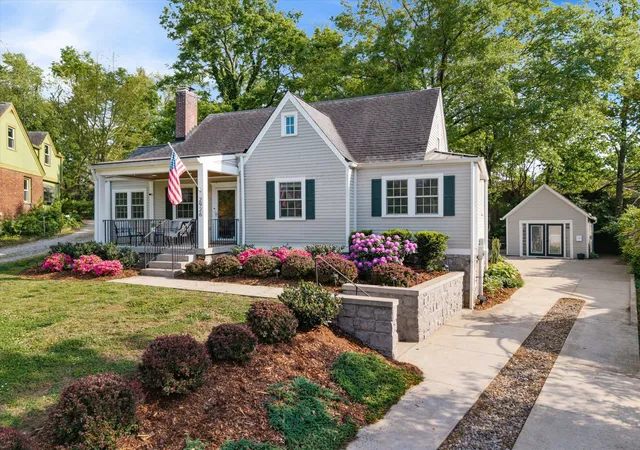 Photo 2 of Single family home for sale at 2926 Primrose Cir, Nashville, TN 37212 | MLS# 3260030 | Listing updated on 2026-09-13