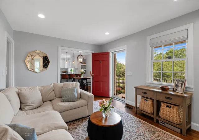 Photo 3 of Single family home for sale at 2926 Primrose Cir, Nashville, TN 37212 | MLS# 3260030 | Listing updated on 2026-09-13
