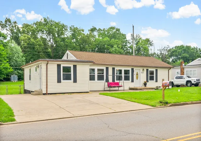 3rd image of 417 Highland Cir, Clarksville, TN 37043 | MLS# 3254784