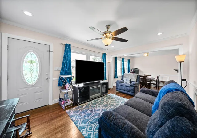 Photo 3 of Single family home for sale at 417 Highland Cir, Clarksville, TN 37043 | MLS# 3254784 | Listing updated on 2026-08-21