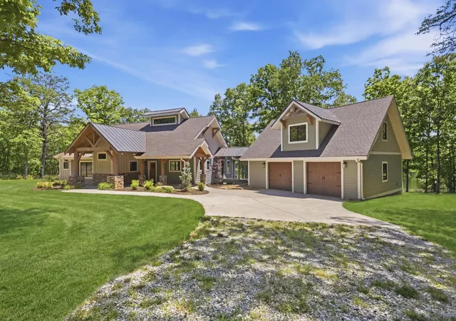 Photo 3 of Single family home for sale at 722 Hemlock Ln, Spencer, TN 38585 | MLS# 3255820 | Listing updated on 2026-08-20