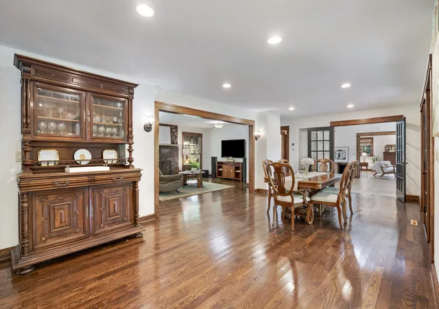 Photo 2 of Single family home for sale at 433 Grayson Dr, Nashville, TN 37205 | MLS# 3251981 | Listing updated on 2026-08-20