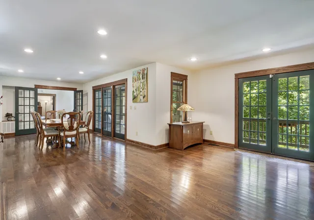 Photo 3 of Single family home for sale at 433 Grayson Dr, Nashville, TN 37205 | MLS# 3251981 | Listing updated on 2026-08-20