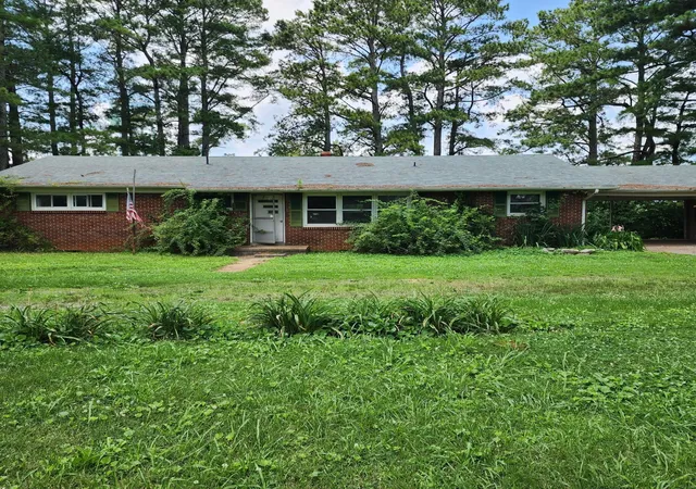 Homes for sale in Saint Joseph, TN | 1202 North Main St, Saint Joseph, TN 38481 | MLS# 3251326
