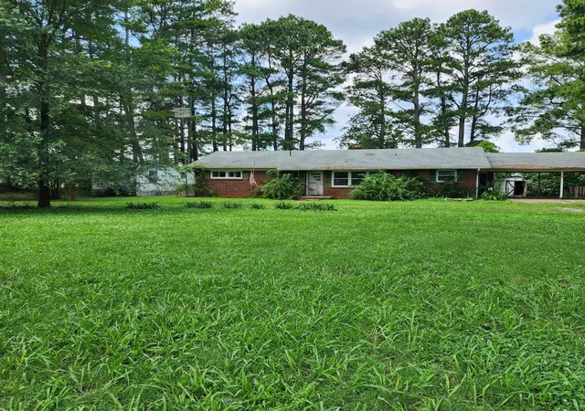 Homes for sale in Saint Joseph, TN | 1202 North Main St, Saint Joseph, TN 38481 | MLS# 3251326