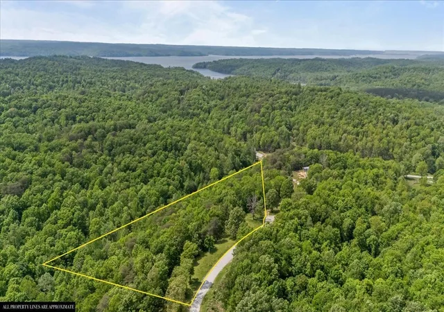 Homes for sale in Waverly, TN | 211 Minnow Rd, Waverly, TN 37185 | MLS# 3250982