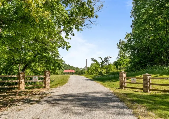 Homes for sale in Waverly, TN | 211 Minnow Rd, Waverly, TN 37185 | MLS# 3250982