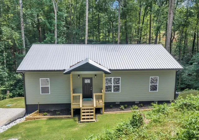 Homes for sale in Estill Springs, TN | 226 Woodland Way, Estill Springs, TN 37330 | MLS# 3251693