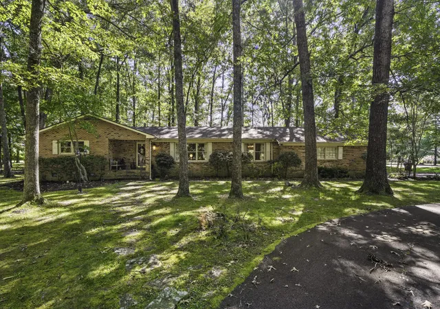 Photo 2 of Single family home for sale at 213 Regwood Dr, Tullahoma, TN 37388 | MLS# 3529022 | Listing updated on 2026-08-30