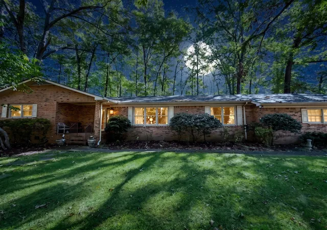 Photo 2 of Single family home for sale at 213 Regwood Dr, Tullahoma, TN 37388 | MLS# 3529022 | Listing updated on 2026-10-09