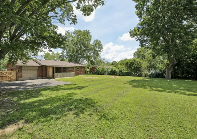 Homes for sale in Greenbrier, TN | 2108 Lynwood Dr, Greenbrier, TN 37073 | MLS# 3251245