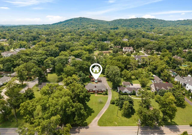 Photo 3 of Sale Pending at 923 Battery Ln, Nashville, TN 37220 | MLS# 3262916 | Listing updated on 2026-08-20