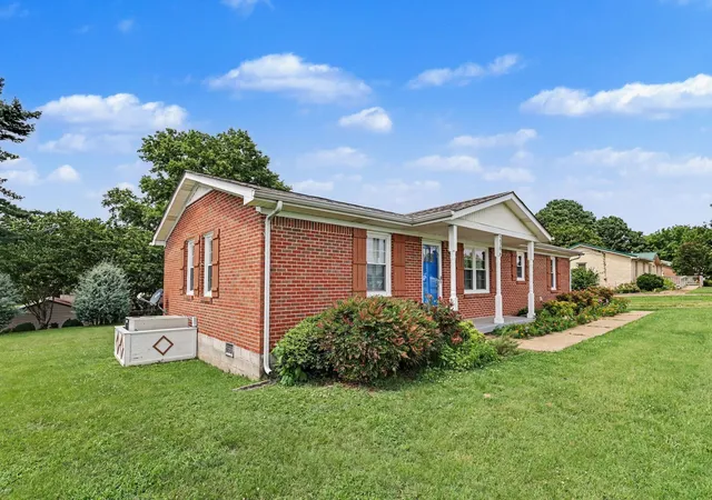 Photo 2 of Single family home for sale at 2306 Thomas Ave, Columbia, TN 38401 | MLS# 3251883 | Listing updated on 2026-08-20