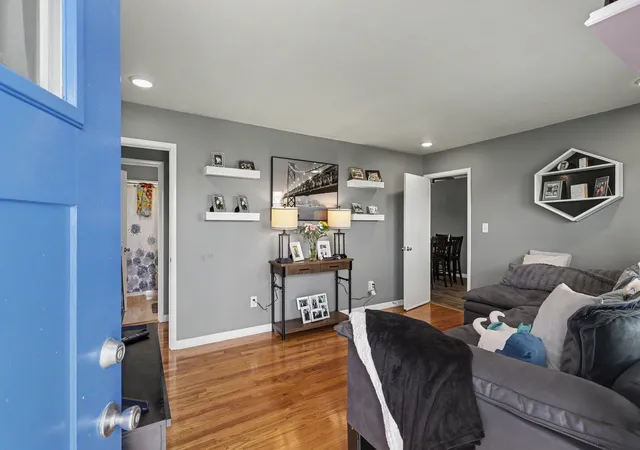 Photo 2 of Single family home for sale at 2306 Thomas Ave, Columbia, TN 38401 | MLS# 3251883 | Listing updated on 2026-08-20