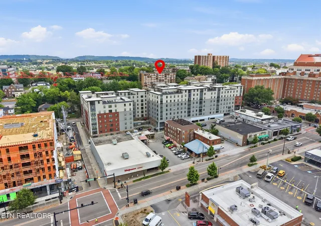 2nd image of 1700 Clinch Ave, Knoxville, TN 37916