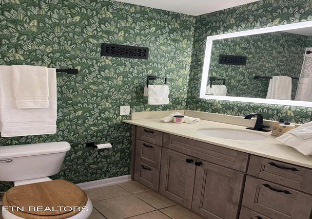 Photo 4 of Condo for sale at 1700 Clinch Ave #411, Knoxville, TN 37916 | MLS# 3528397 | Listing updated on 2026-09-02