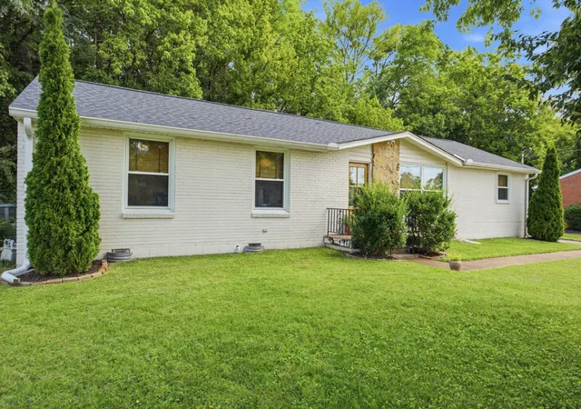 Photo 1 of Single family home for sale at 204 Overcrest Ct, Nashville, TN 37211 | MLS# 3302300 | Listing updated on 2026-08-21